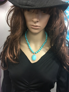 Vintage Turquoise Bead Necklace. c.1970s